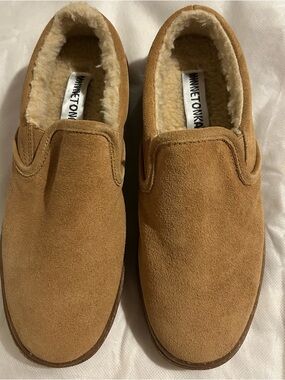 Minnetonka Tan Suede Slip-On Moccasin Slippers